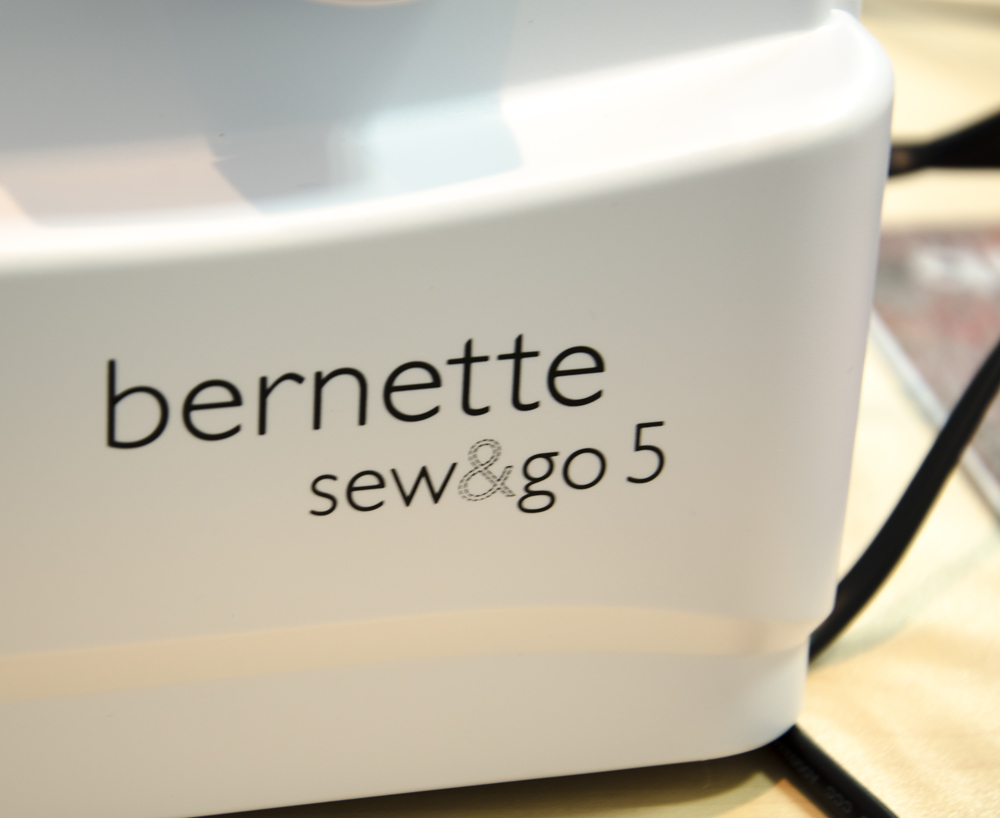 картинка Швейная машина Bernette Sew&Go 5 от магазина МиТекс на Пушкина 97