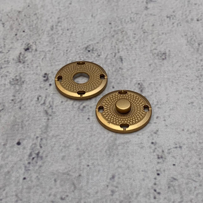 картинка Кнопка KN21 Gold 25 mm металл от магазина МиТекс на Пушкина 97